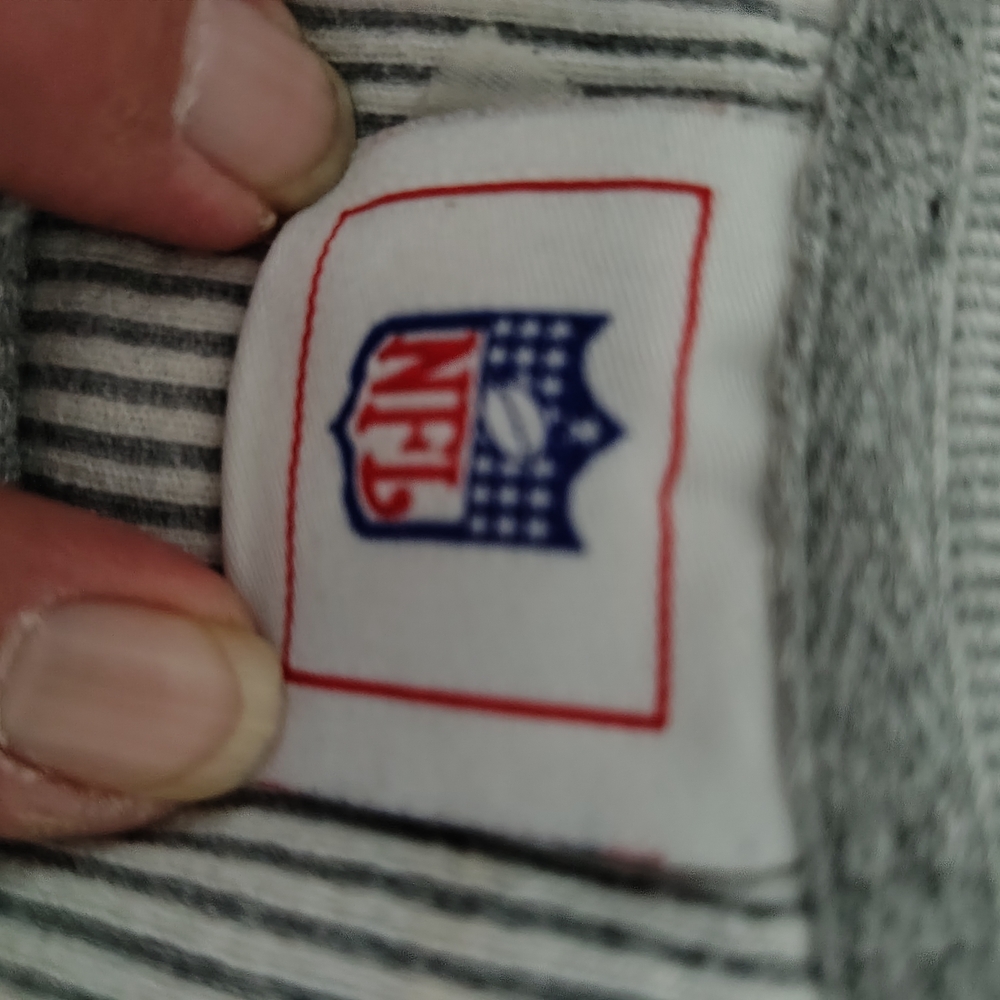 NFL Philadelphia Eagles Gray and White Striped Sweatshirt - Picture 2 of 3